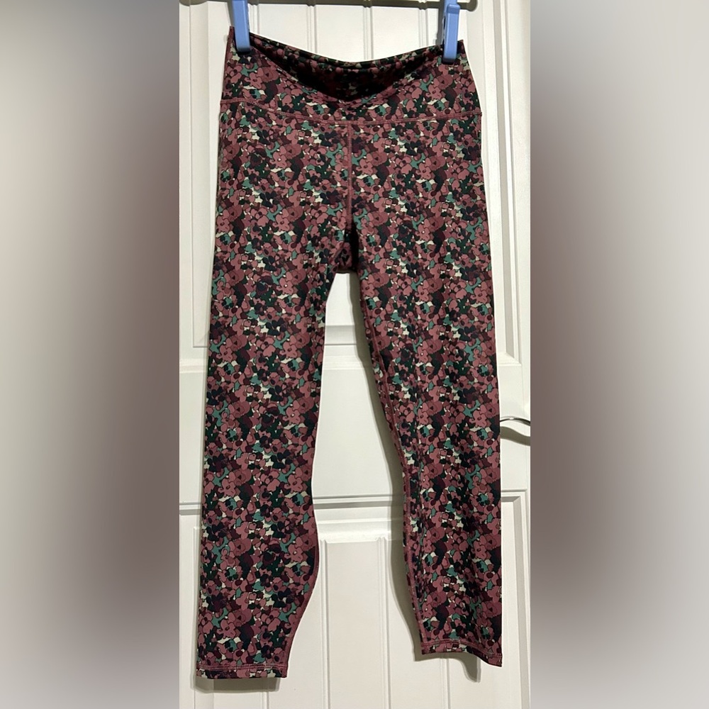 Fabletics Women’s Floral Leggings 7/8 Leggings